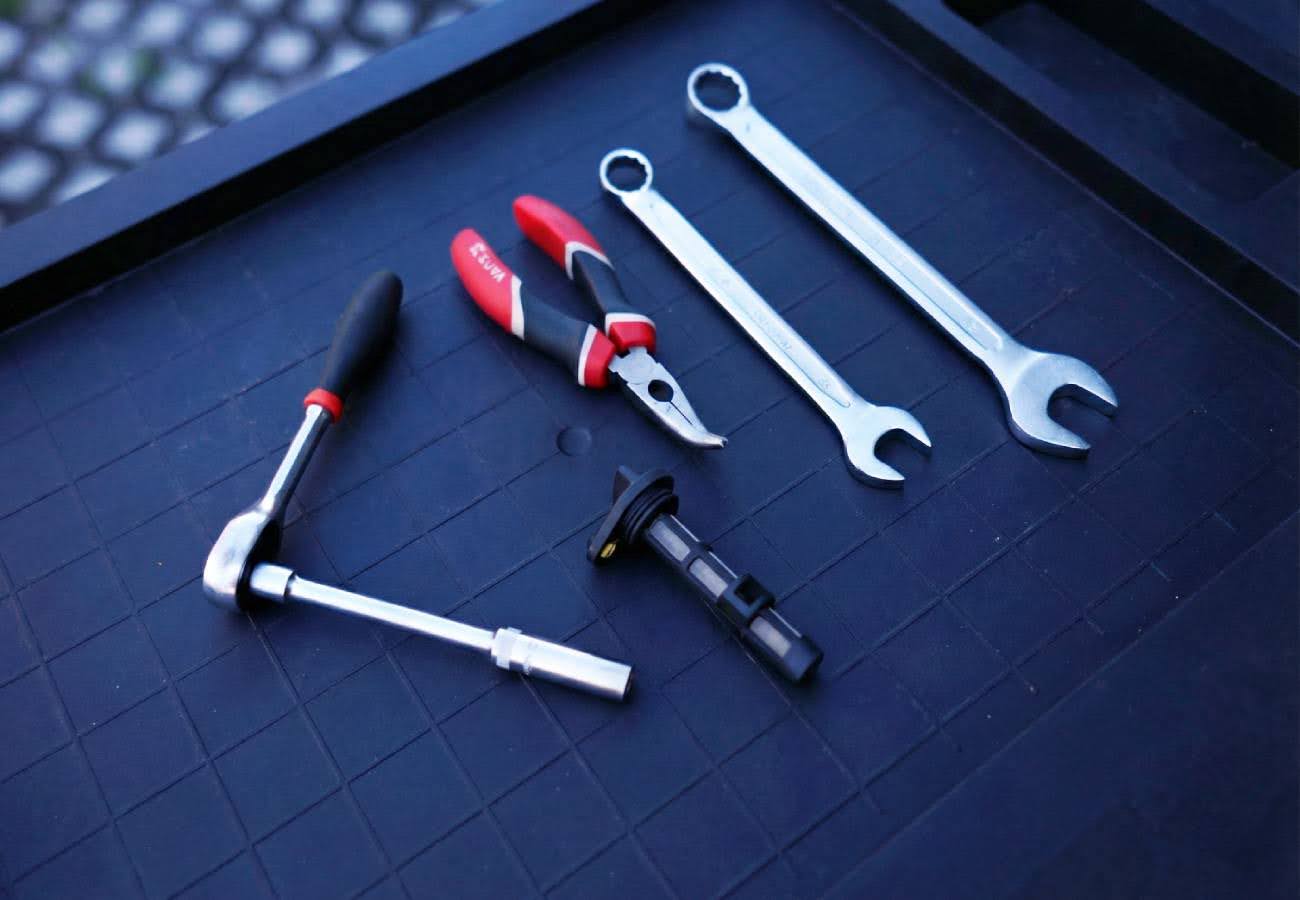 Jak prawidłowo wymienić olej i filtr oleju w agregacie Proton?